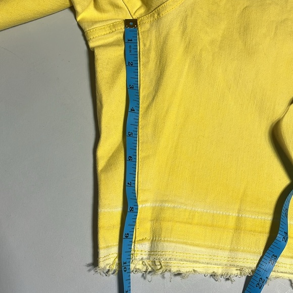 Lane Bryant yellow Jean shorts Bermuda raw hem style size 24W - Picture 6 of 6